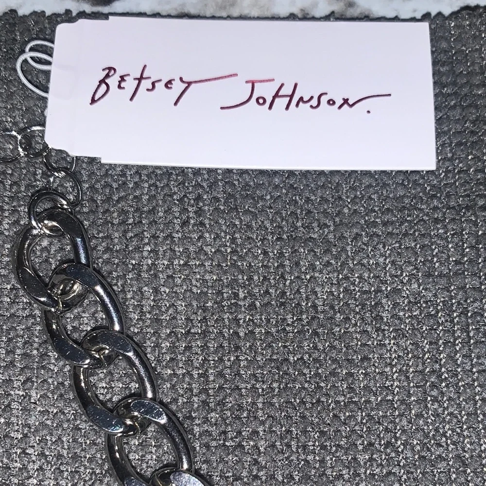 🆕- GORGEOUS Betsey Johnson Pearl Necklace with Stunning multicolored charms - Picture 2 of 12